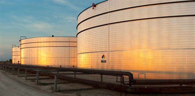 Pelican Island storage tanks